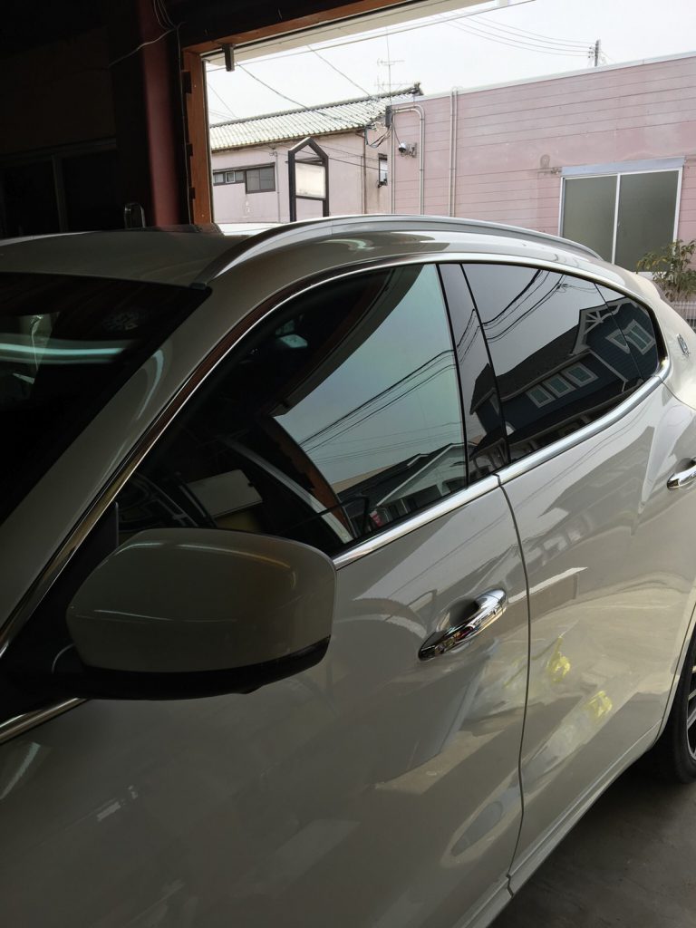 カーフィルム貼付 株式会社共栄 新潟県新潟市西蒲区巻の自動車ガラス専門店