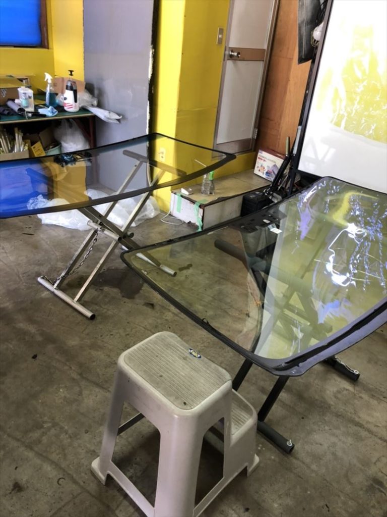 自動車ガラス交換(ハイエースソーラーインパクト)