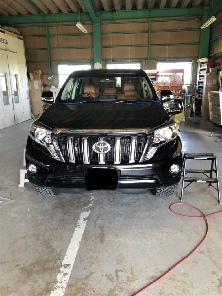 ランドクルーザープラド フロントガラス交換